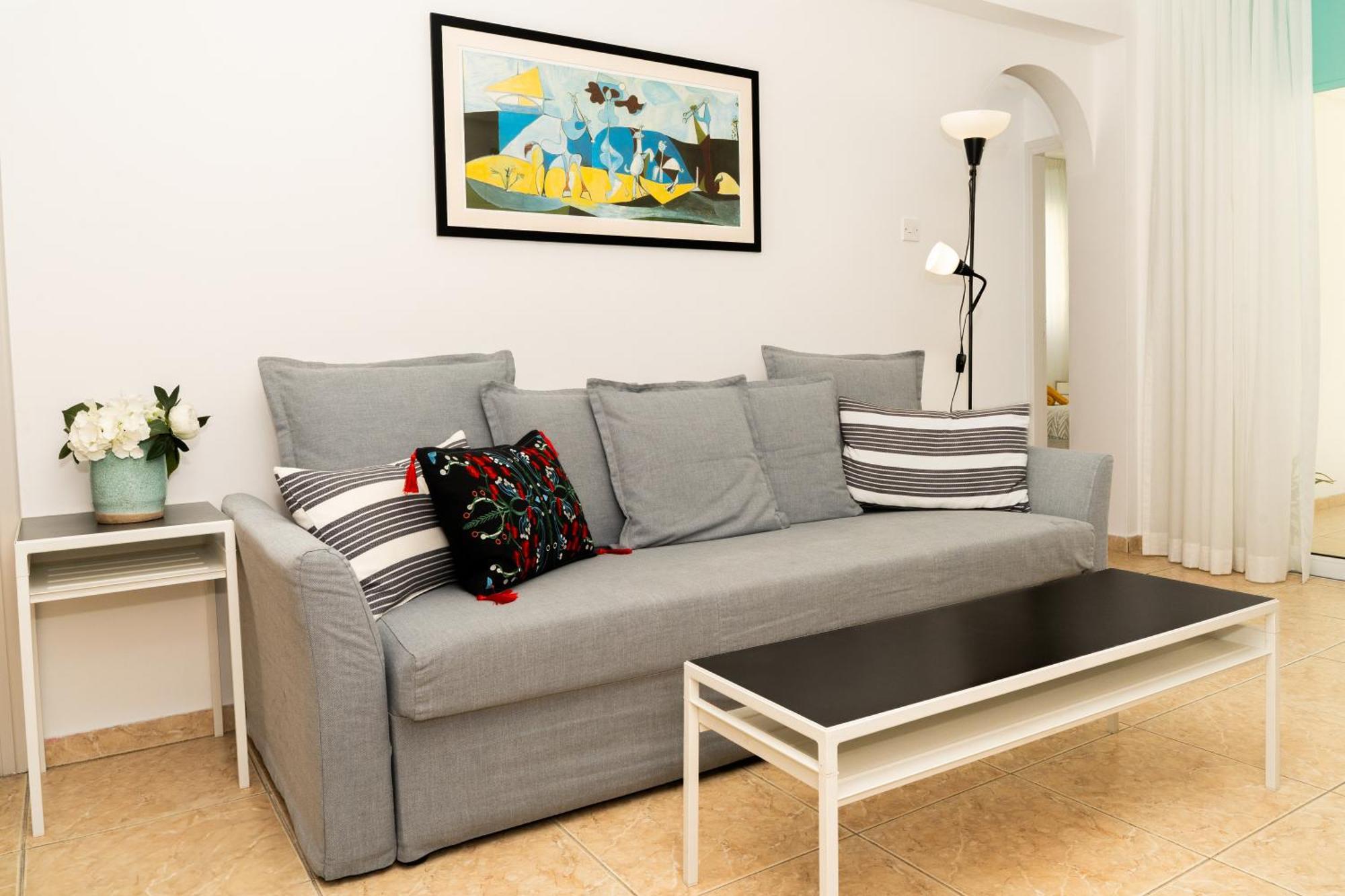 Olivia Mackenzie 2 Bedroom Flat With Pool Larnaca Exteriör bild